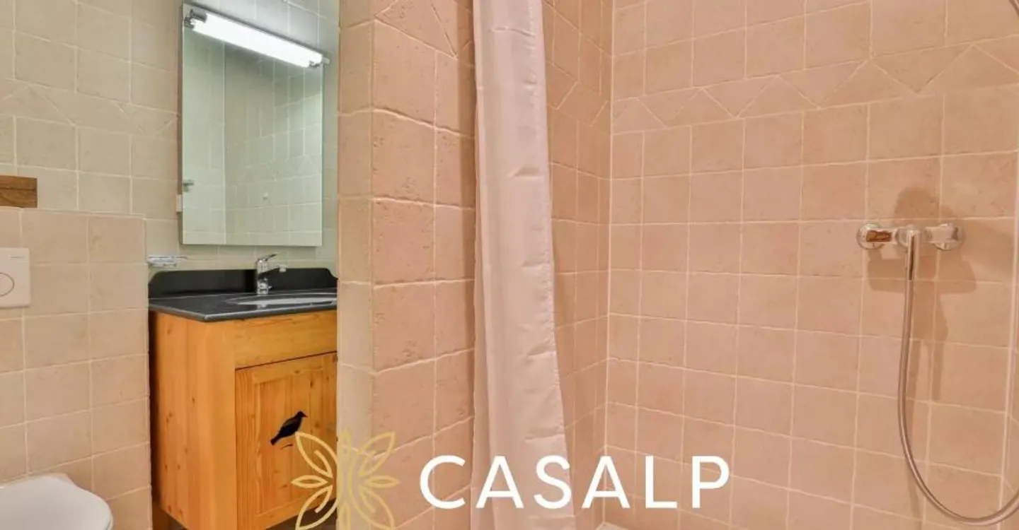 Elegant Duplex 6 Rooms 1-2 in a High-End Residence - Photo 11 of 12