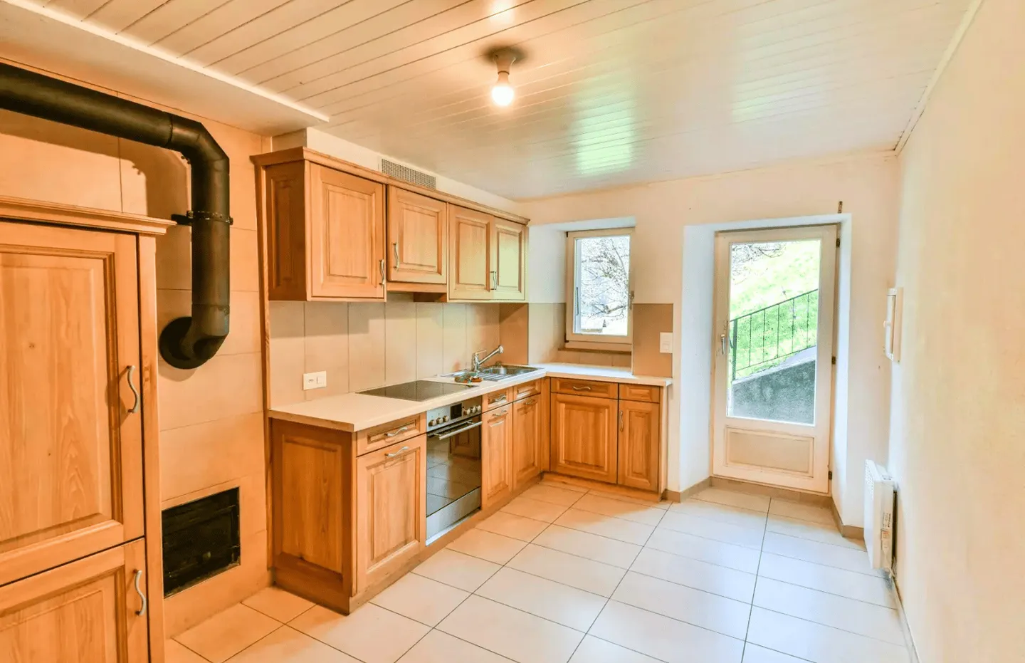 Casa con 2 appartamenti a Vens (Bagnes) con terreno adiacente - Foto 6 di 8