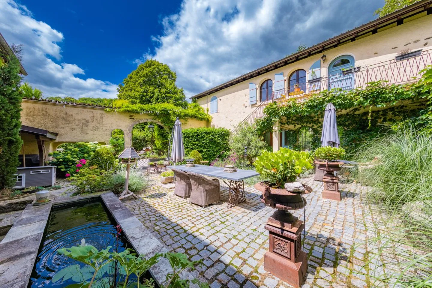 Charakterresidenz mit Seeblick und außergewöhnlichem Potenzial - Foto 5 von 7