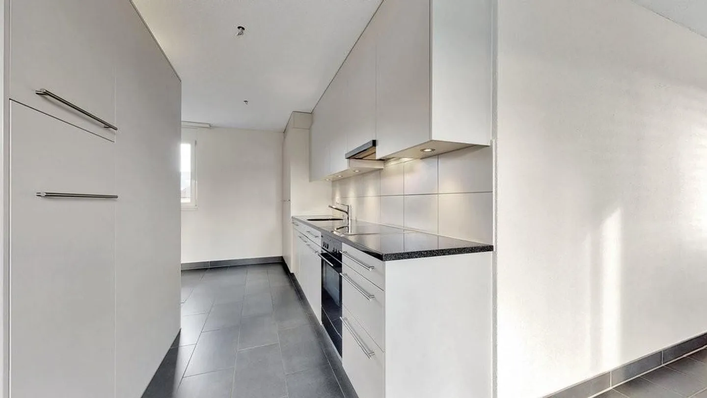 Charmante Attikawohnung mit Terrasse - Foto 2 von 9