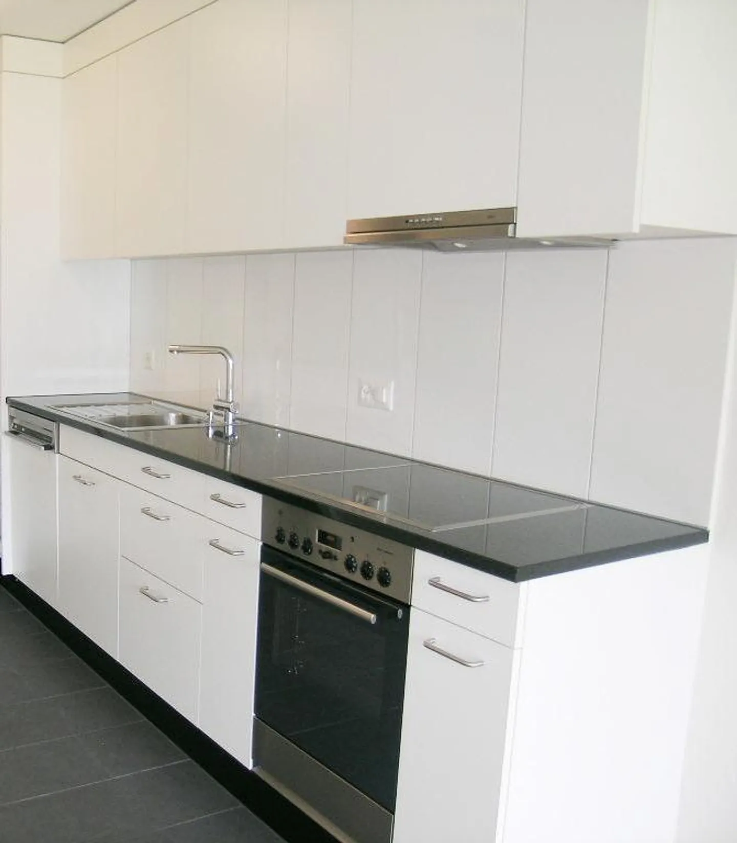 Appartement spacieux de 4,5 pièces dans un emplacement familial! - Photo 2 sur 7