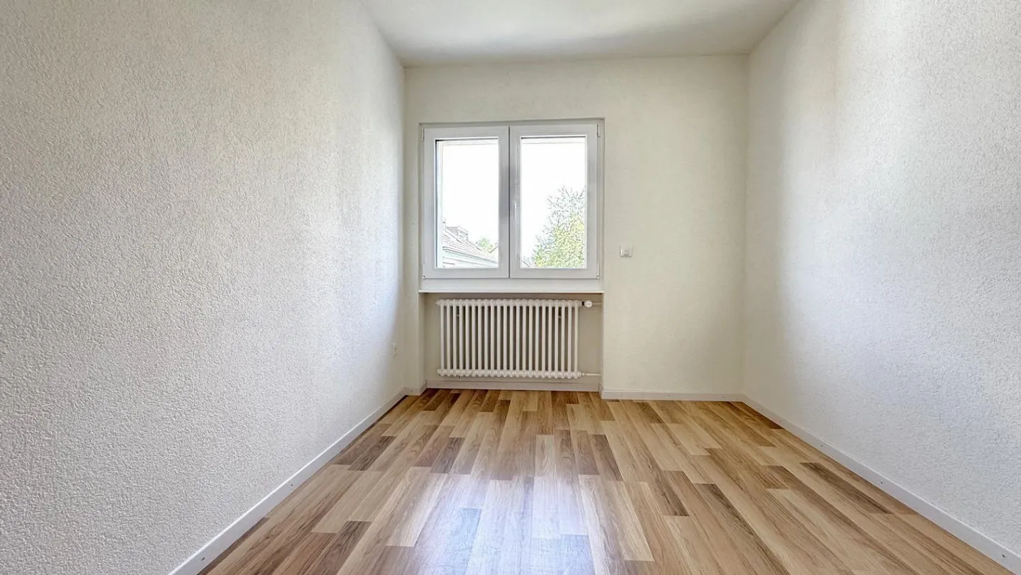 Première location après rénovation ! Appartement moderne de 4,5 pièces avec balcon à Saint-Gall - Photo 9 sur 12