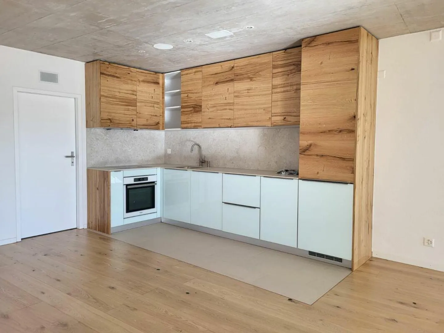 Charmante 4.5-Zimmer-Erdgeschosswohnung mit sonnenverwöhntem Garten - Foto 2 von 11