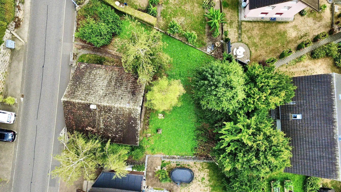 Riservato casa unifamiliare di 5,5 stanze da ristrutturare e progettare a Bettenhausen! - Foto 6 di 6