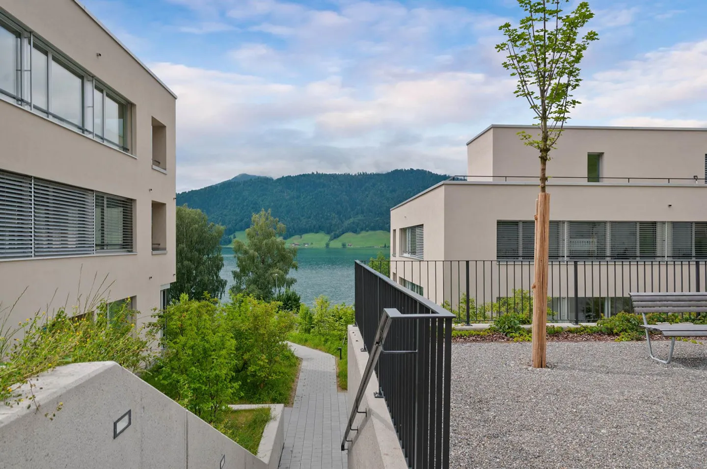 Looking for lake view and comfort? Here you will find it! - Photo 1 of 11