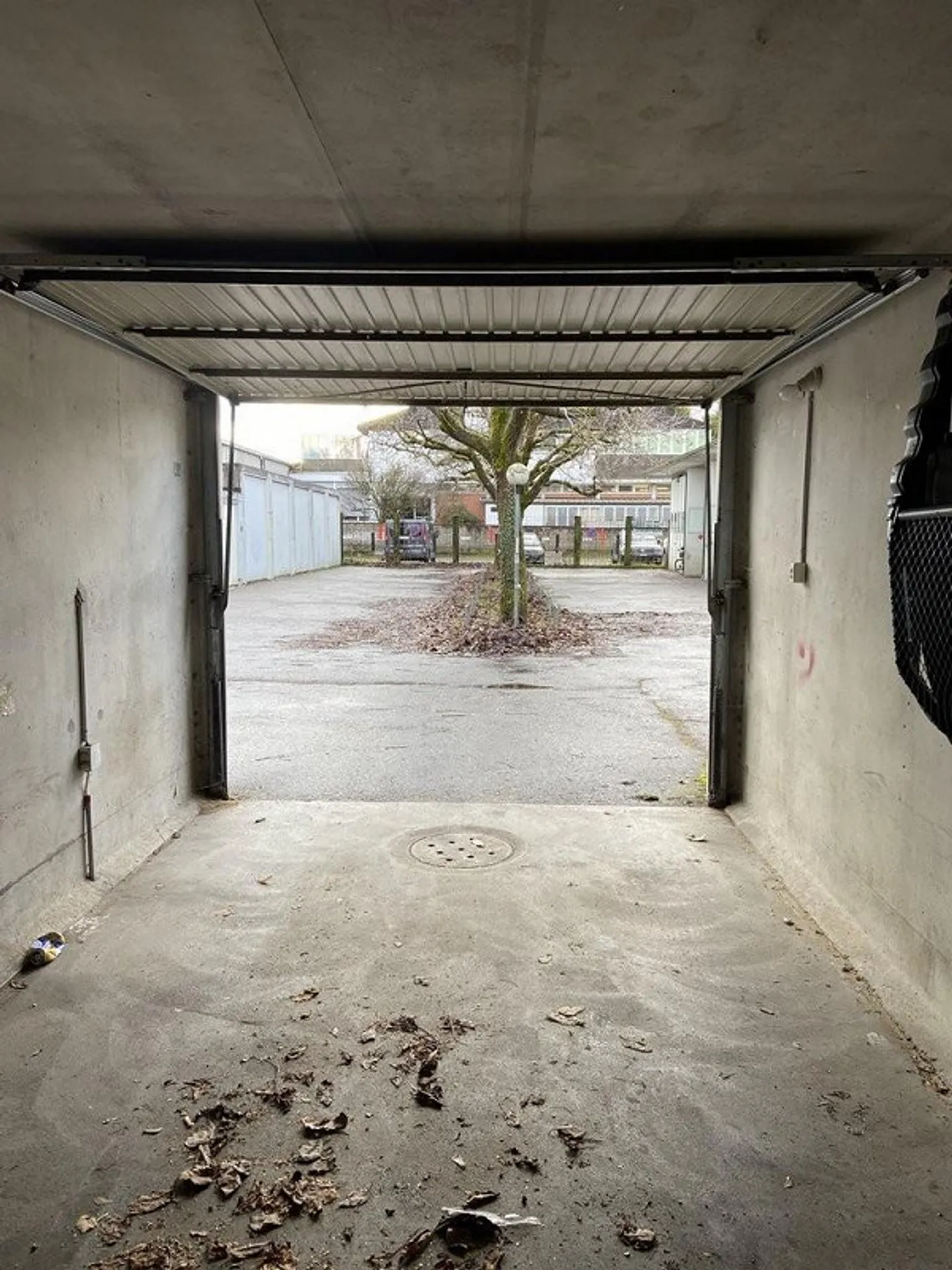 Central Single Garage near Wankdorf - Photo 2 of 2