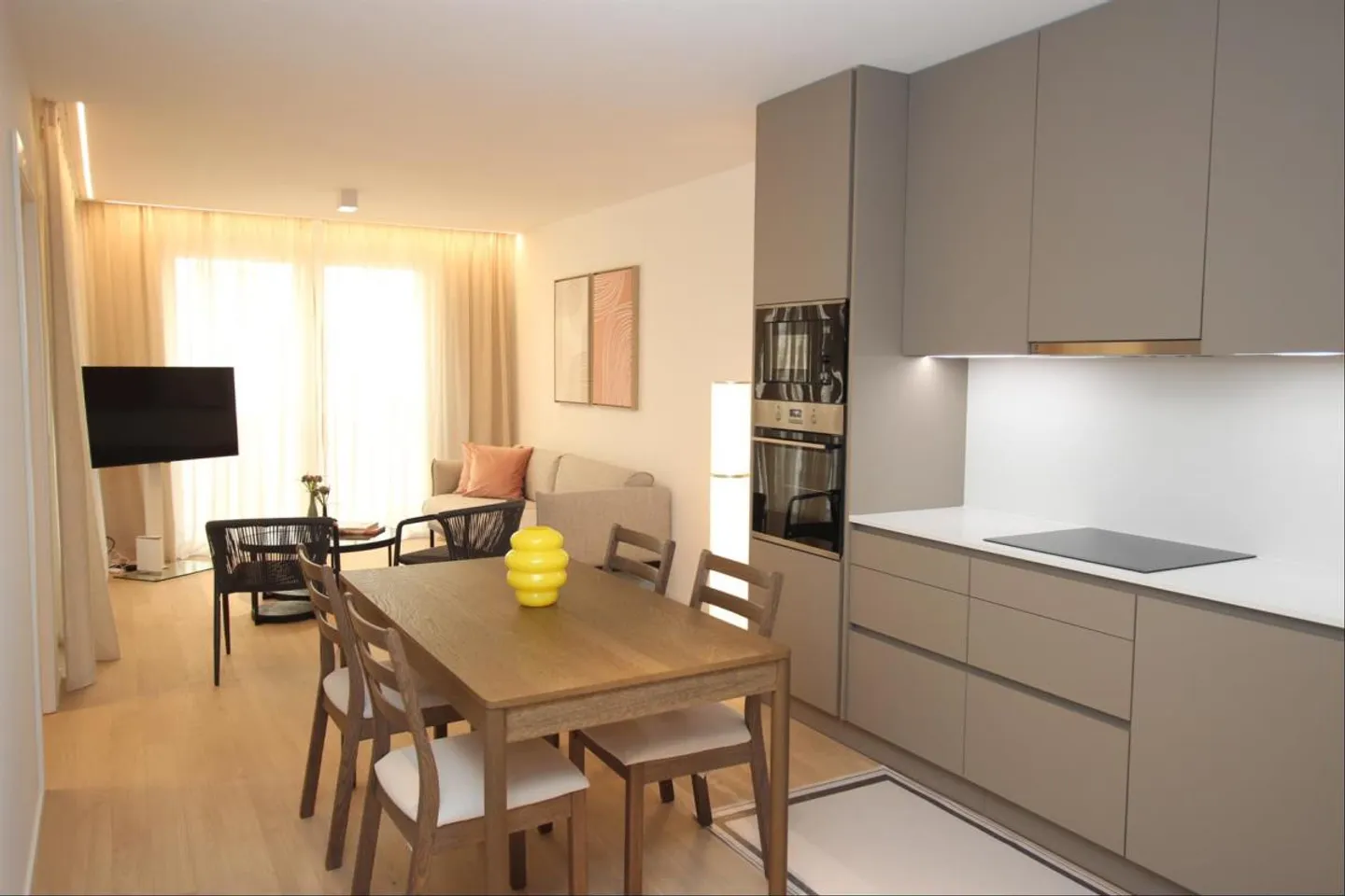 Appartamento Moderno con Terrazza - Foto 2 di 10