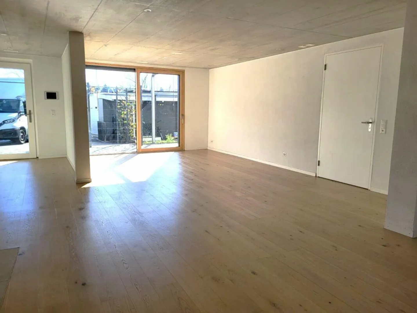 Charmante 4.5-Zimmer-Erdgeschosswohnung mit sonnenverwöhntem Garten - Foto 3 von 11