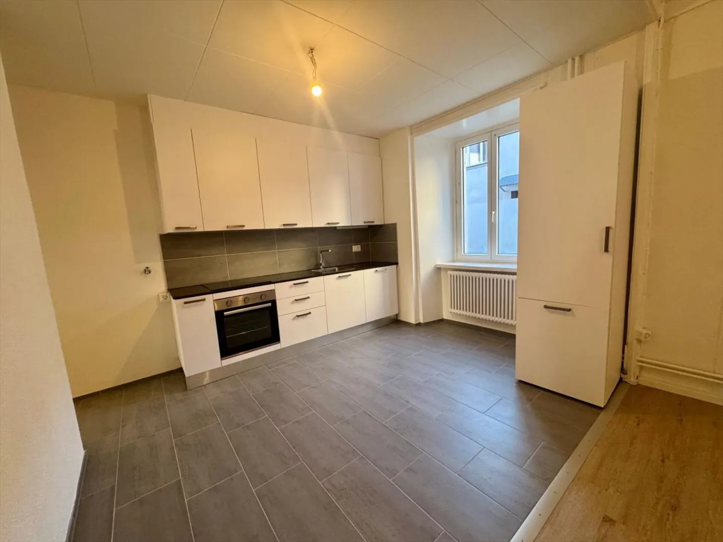 Rénové ! Appartement de 4.5 pièces - Photo 3 sur 7