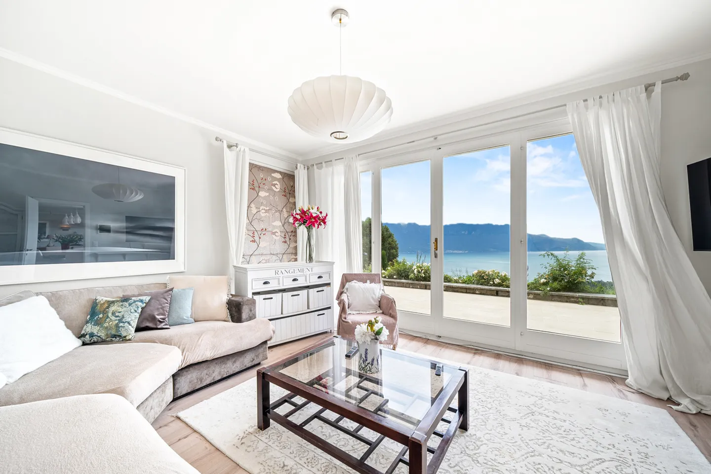 Stunning property with pool, panoramic view above Montreux - Photo 9 of 22