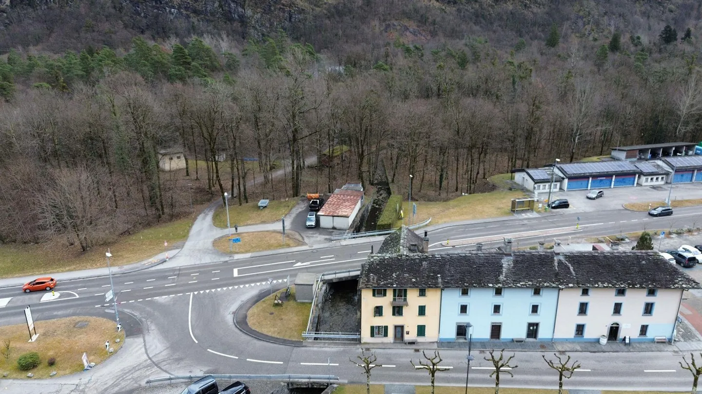Casa ristrutturata con 3 appartamenti nel centro di Cevio | Renovie... - Photo 23 of 24