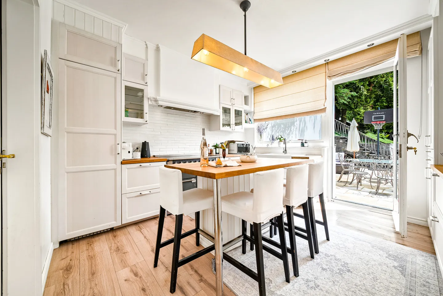 Stunning property with pool, panoramic view above Montreux - Photo 10 of 22