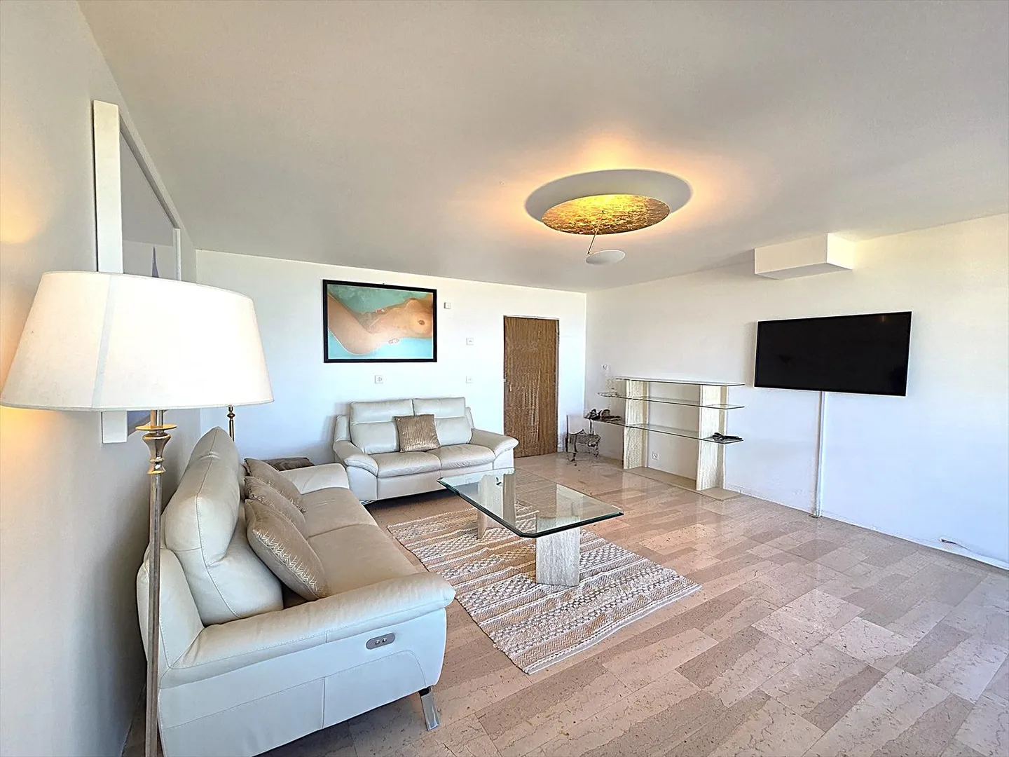 Beautiful 3.5-room apartment with foot in the water - Photo 4 of 18