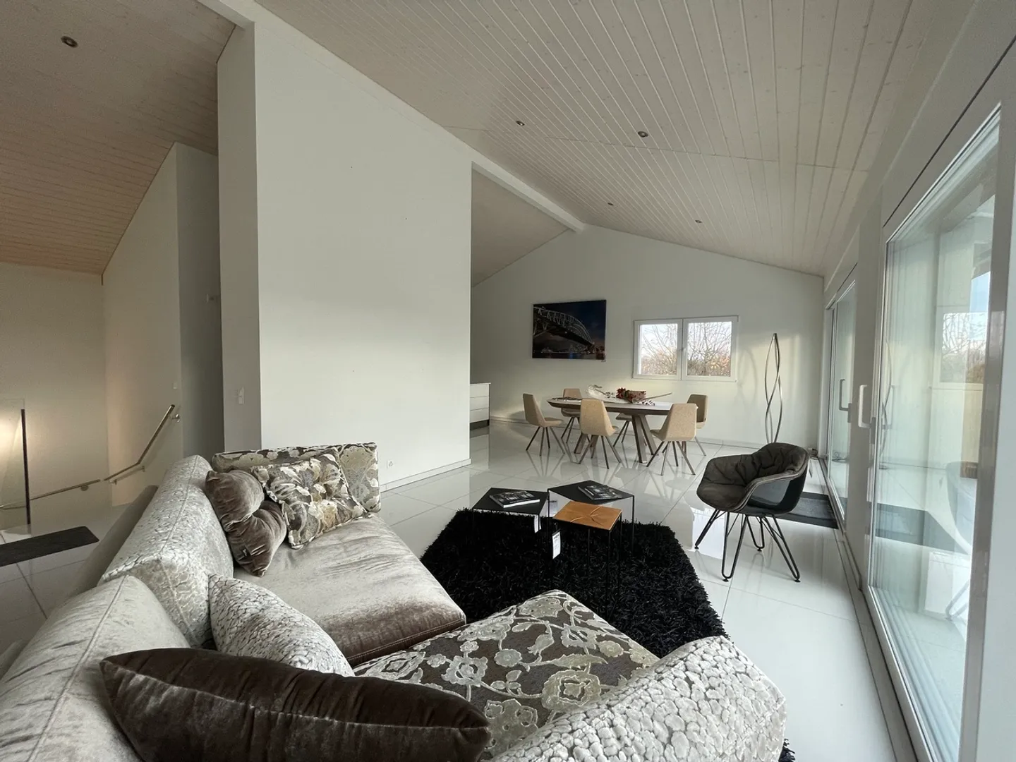 Spaziosa villa moderna di 7,5 stanze al lago di Morat - Foto 3 di 19