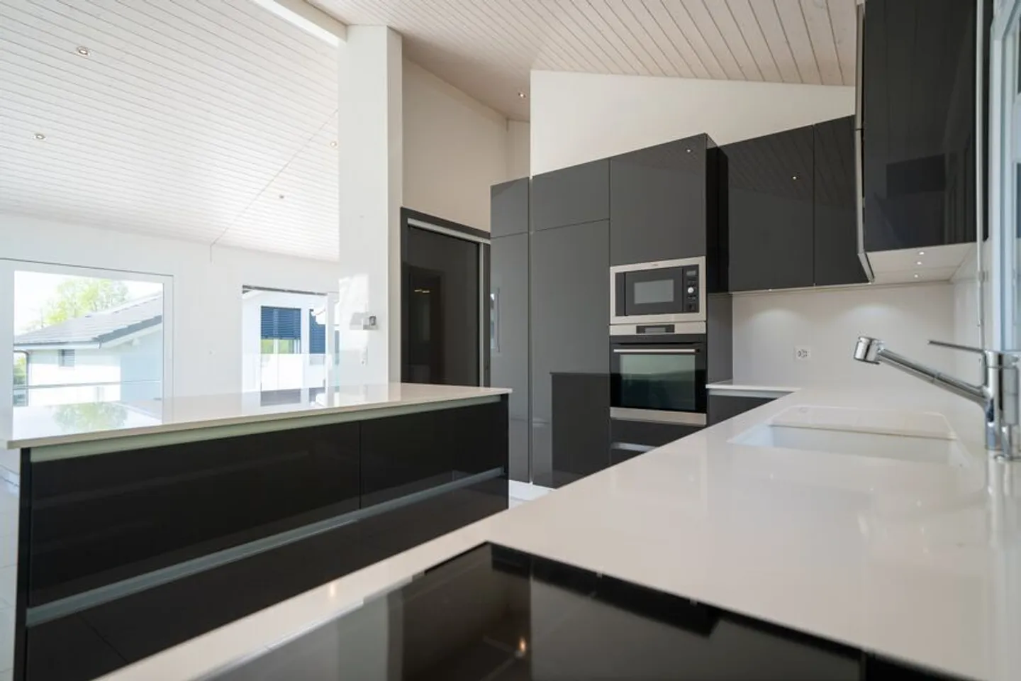 Spaziosa villa moderna di 7,5 stanze al lago di Morat - Foto 7 di 19