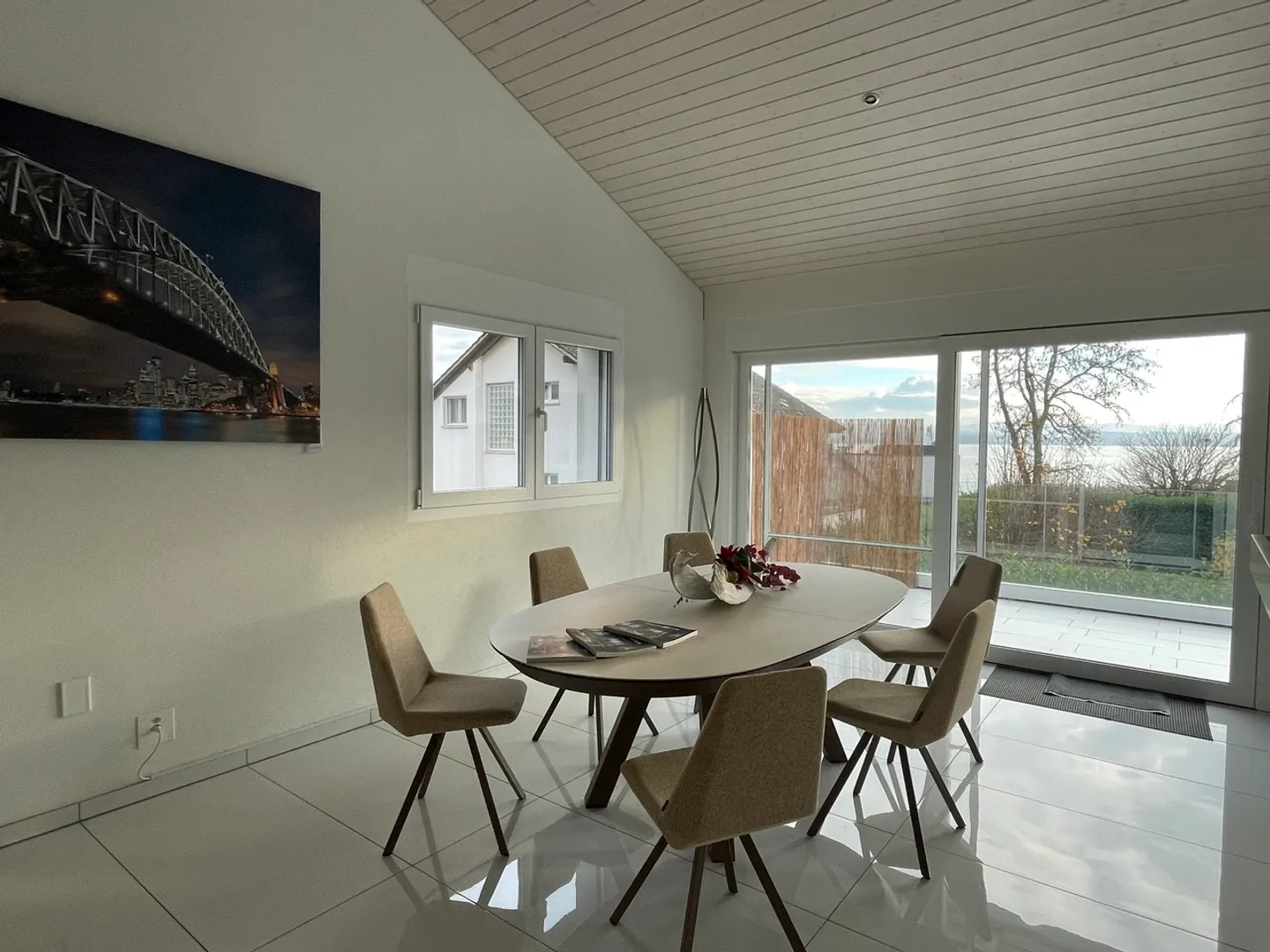 Spaziosa villa moderna di 7,5 stanze al lago di Morat - Foto 8 di 19