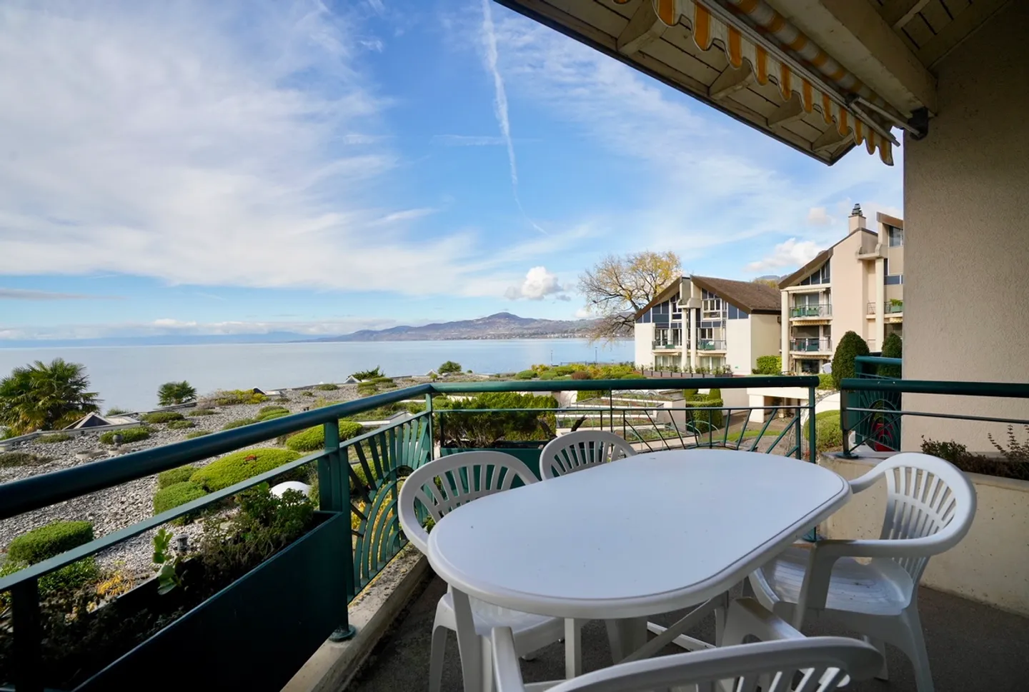 Beautiful 3.5-room apartment with foot in the water - Photo 10 of 18