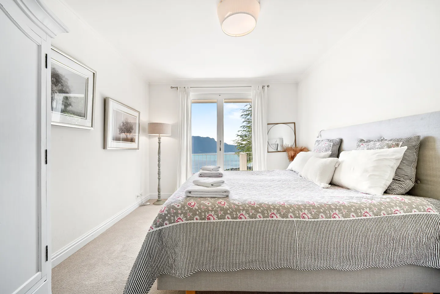 Stunning property with pool, panoramic view above Montreux - Photo 15 of 22