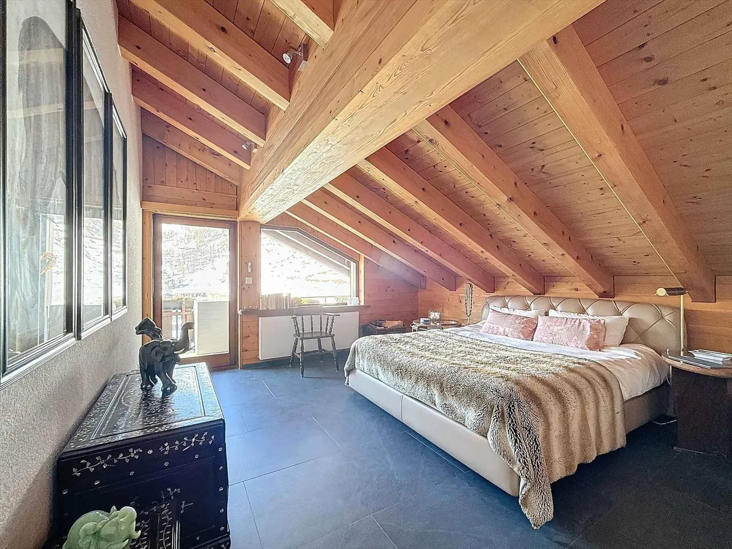 Esclusivo appartamento attico a Zermatt con vista unica sul Cervino - Foto 6 di 12