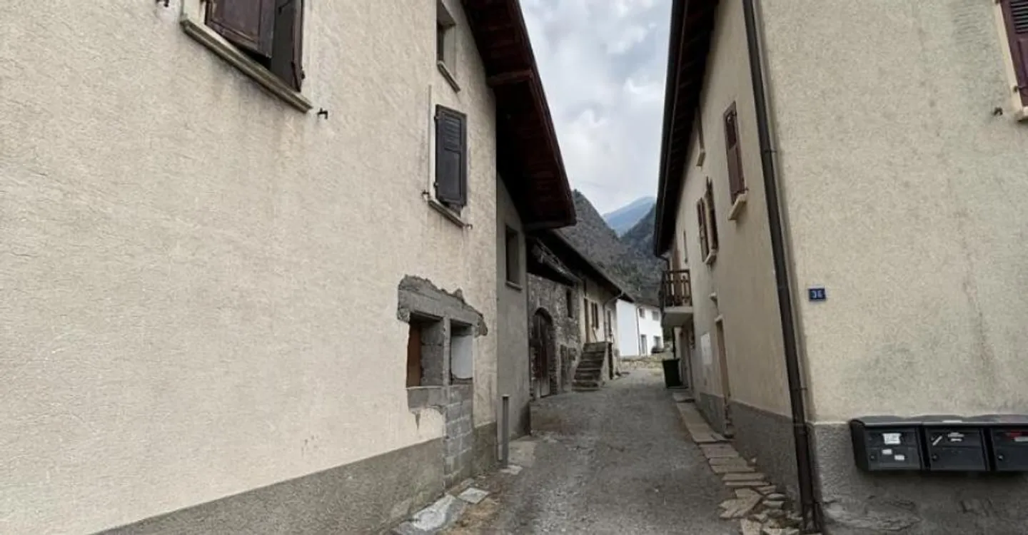 6003M-Riddes. Village house with great renovation potential - Photo 3 of 9