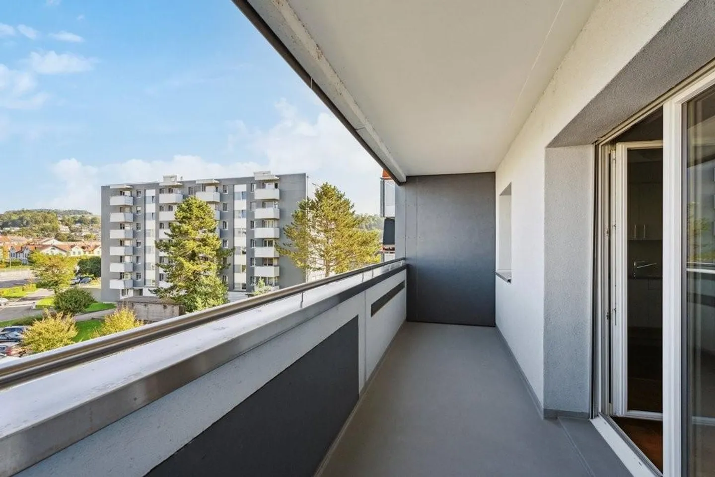 Treat yourself to accommodation close to all amenities - Photo 3 of 8