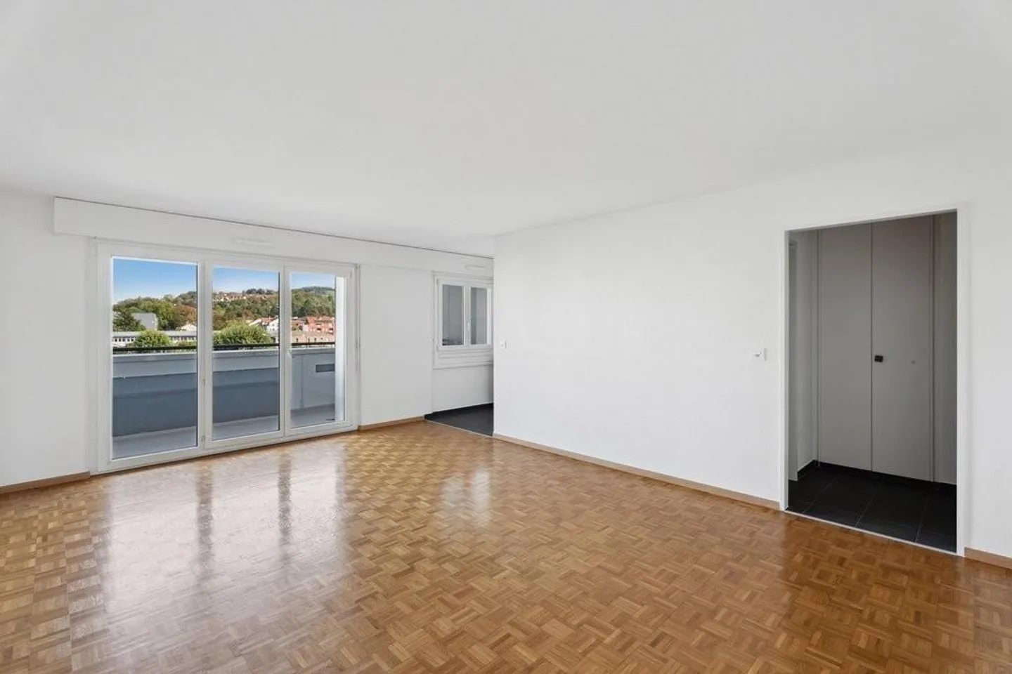 Treat yourself to accommodation close to all amenities - Photo 5 of 8