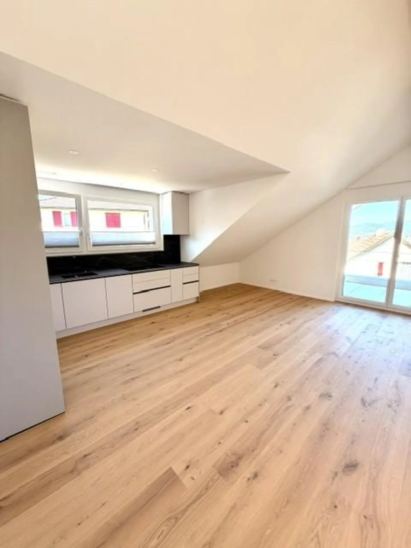 Charmante Wohnung mit Seeblick - Foto 3 von 10
