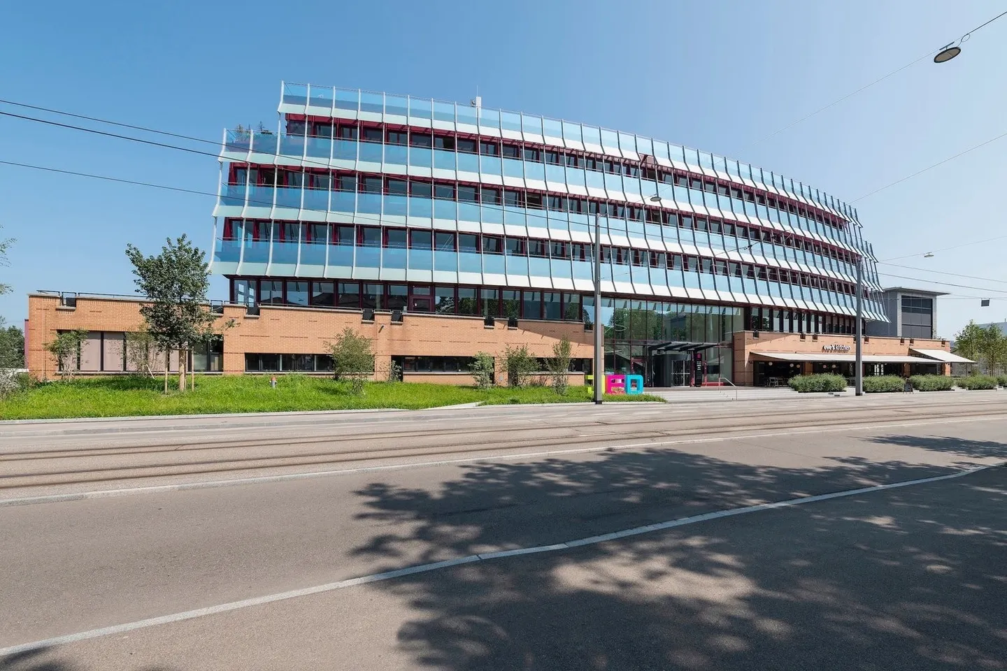 Spazio ufficio nel campus JED di Schlieren in subaffitto - flessibile e centralmente situato - Foto 1 di 6