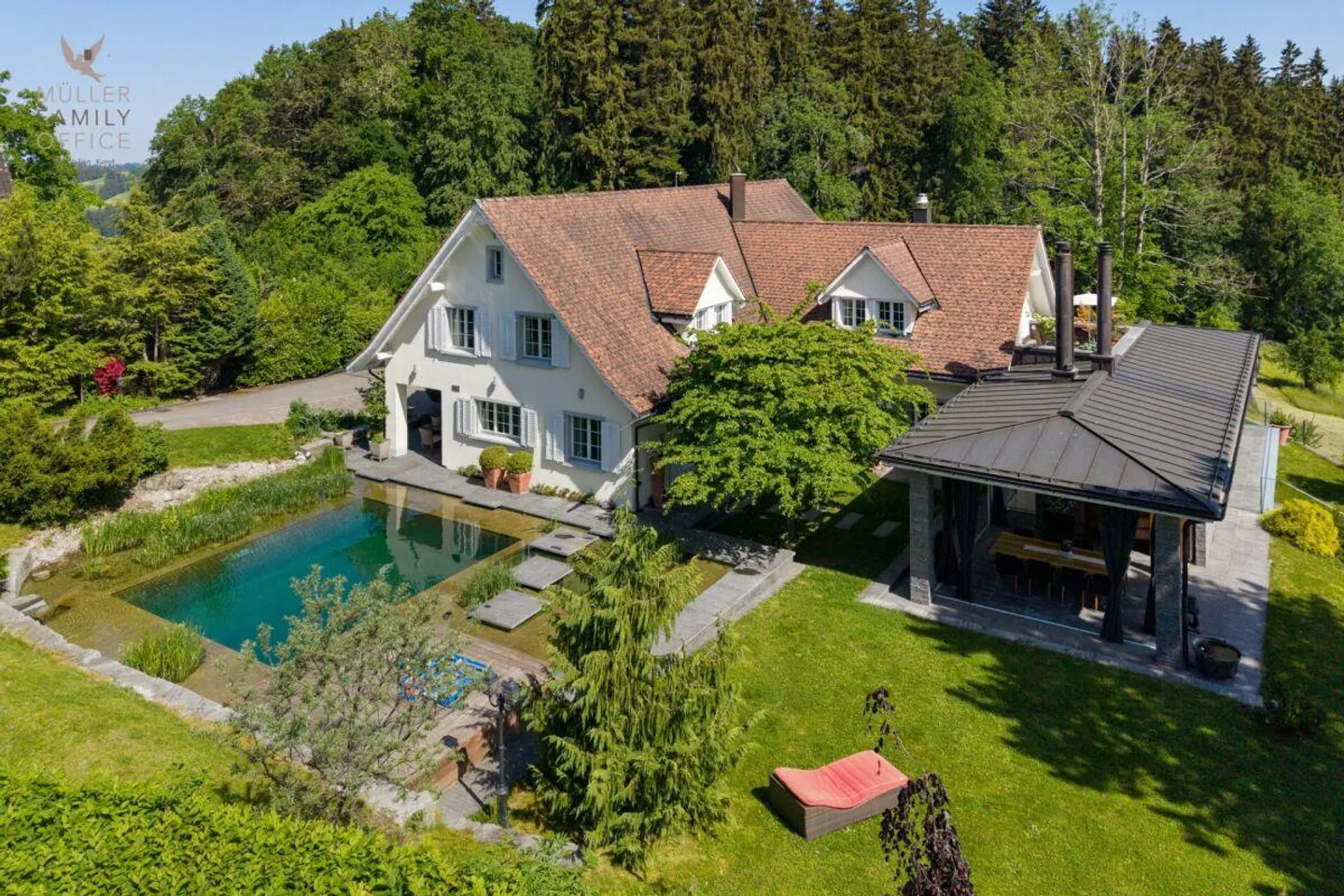 Villa panoramica lussuosa con piscina all'aperto, oasi benessere e vista mozzafiato - Foto 6 di 12