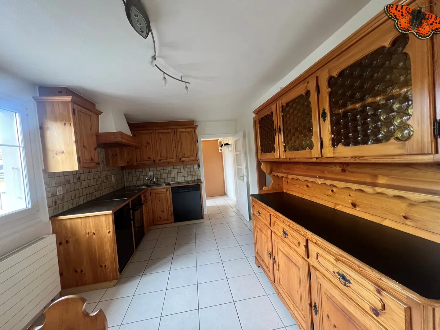 CHARMANTES 2 ½ ZIMMER IN EINEM FAMILIENHAUS VUADENS - Foto 7 von 14