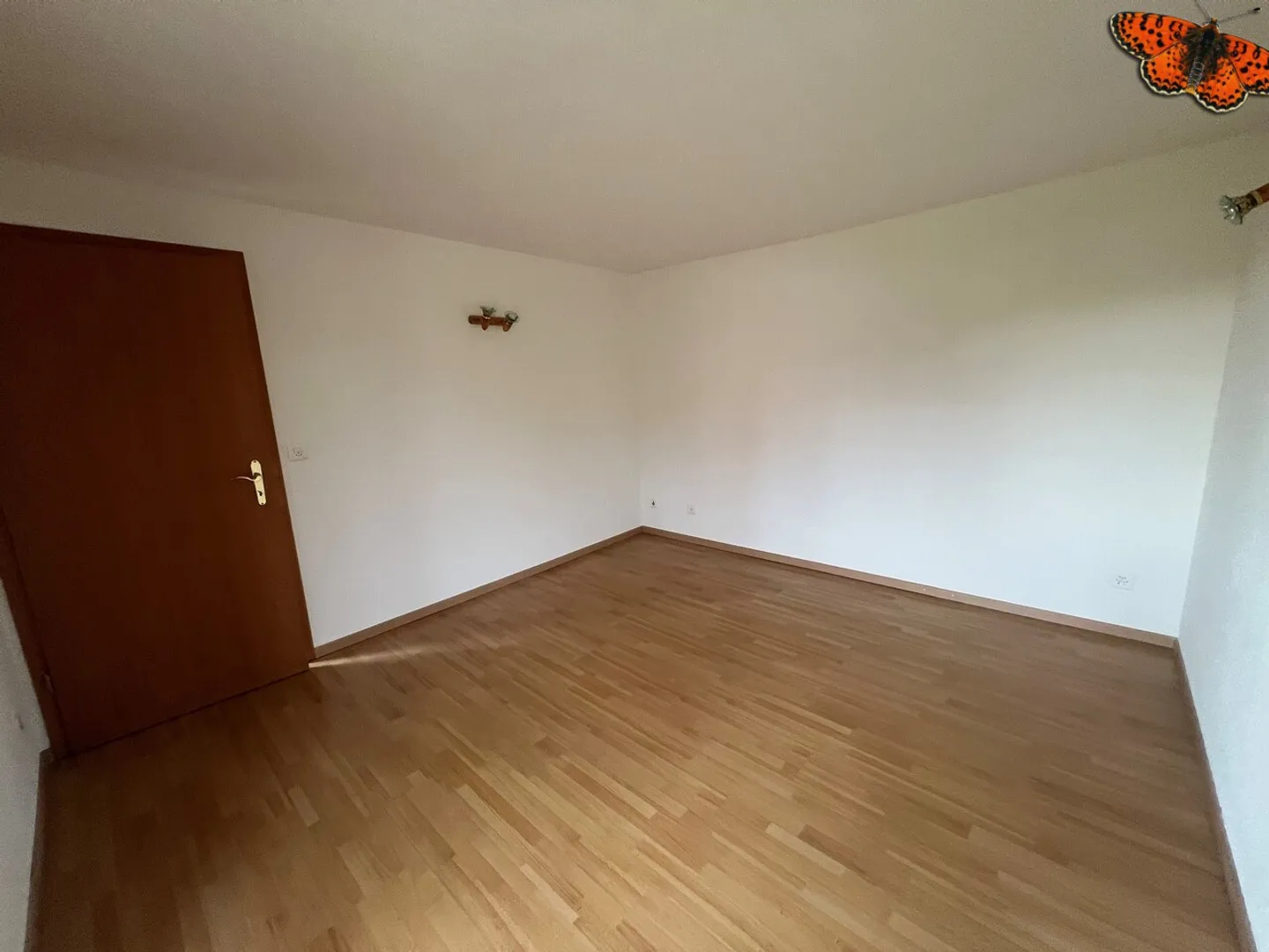CHARMANTES 2 ½ ZIMMER IN EINEM FAMILIENHAUS VUADENS - Foto 9 von 14