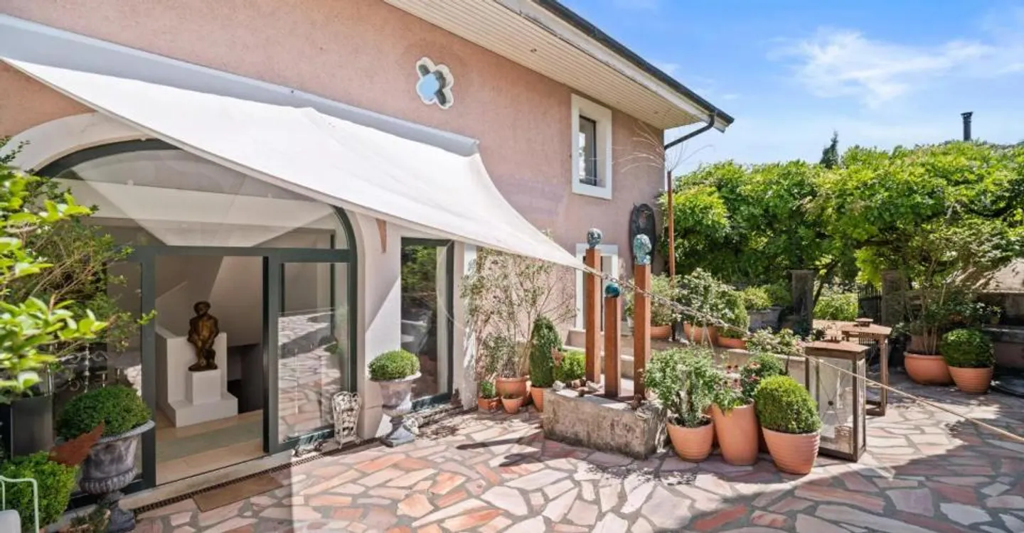 Elegant character property near Morges, panoramic view - Photo 2 of 13