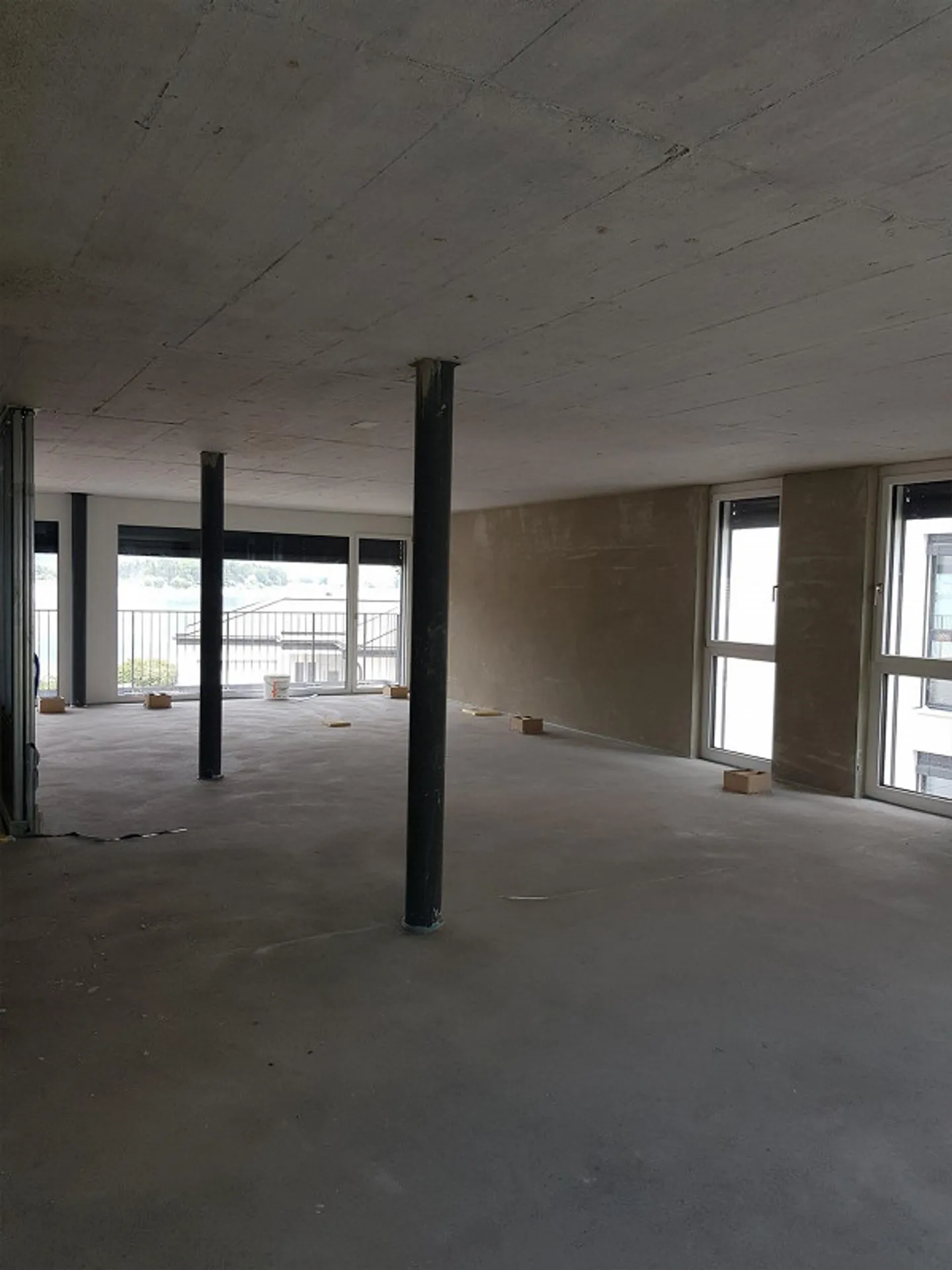 Spazio commerciale in affitto al lago a Lauerz - Foto 1 di 3