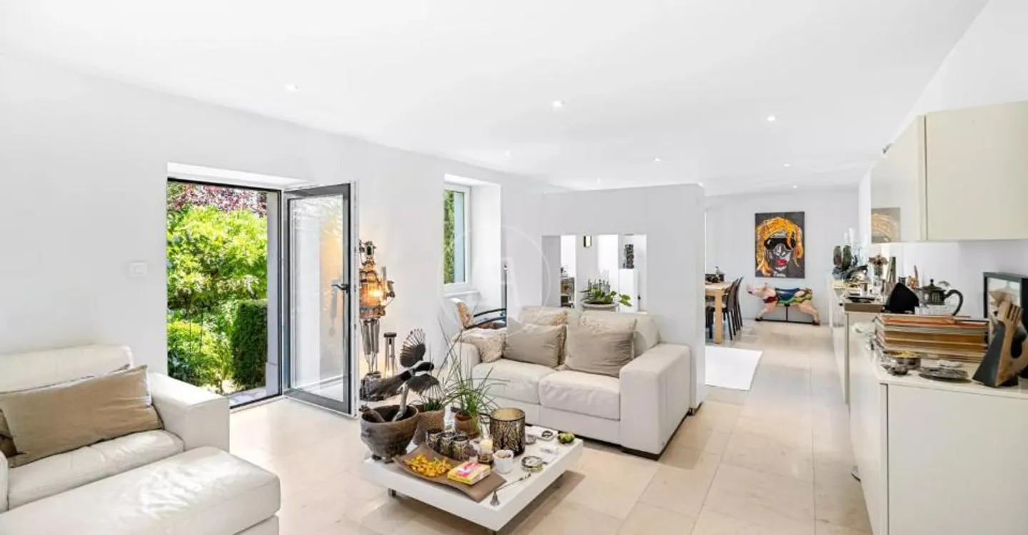 Elegant character property near Morges, panoramic view - Photo 4 of 13