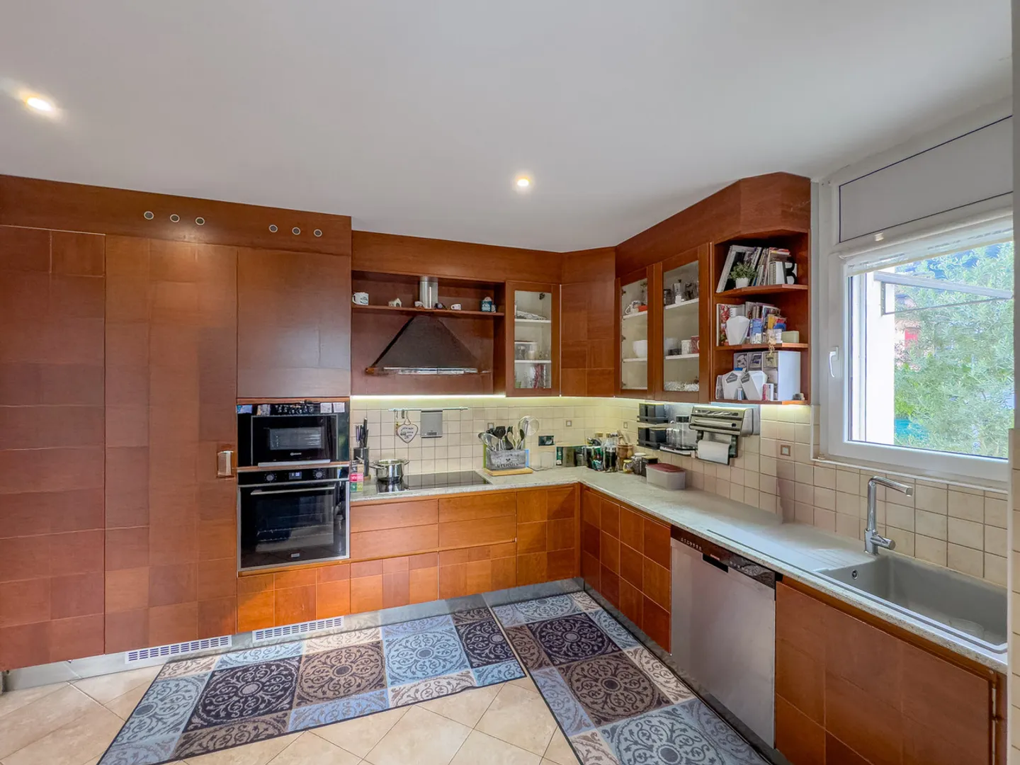 Casa bifamiliare con giardino a Melano - Foto 2 di 13