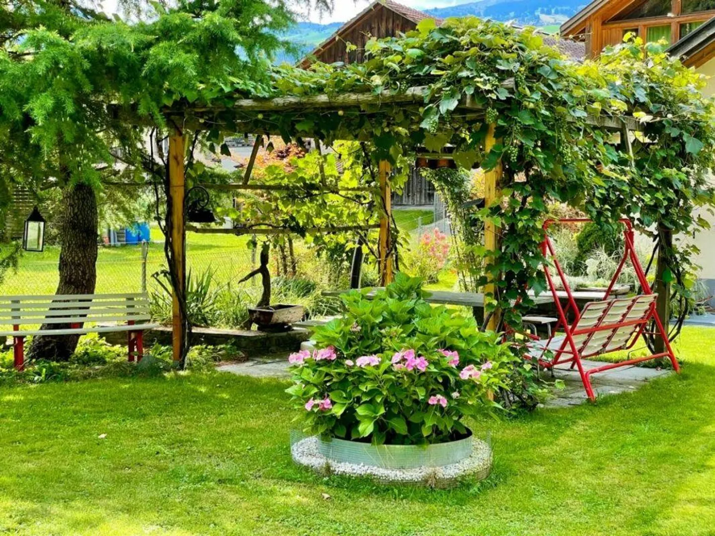 Casa unifamiliare con appartamento separato e grande giardino - Foto 21 di 30