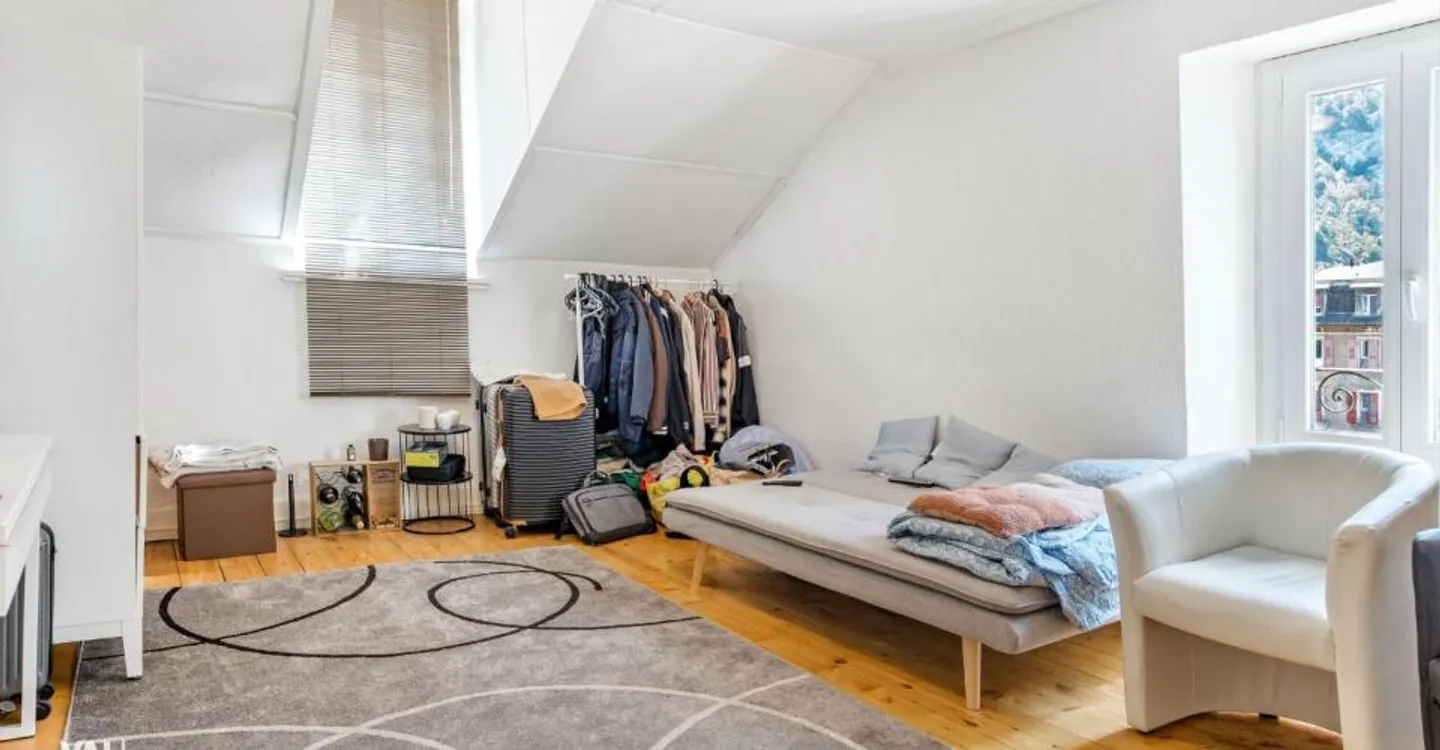 Appartement Charmant au Centre-Ville - Photo 2 sur 6