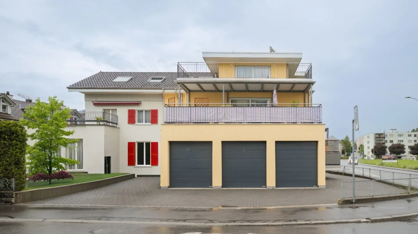 Maison multifamiliale pour rendement - Photo 1 sur 7