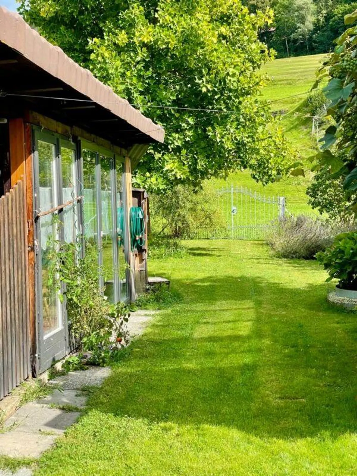 Casa unifamiliare con appartamento separato e grande giardino - Foto 22 di 30