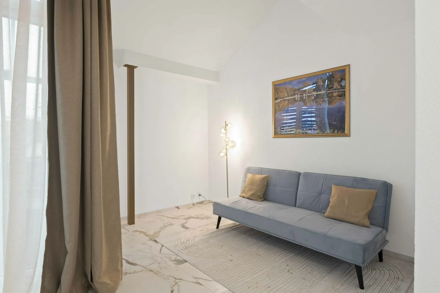 Renovierte Maisonette-Wohnung im Baurecht - Zentral gelegen mit Aussicht und Cheminée - Foto 6 di 10