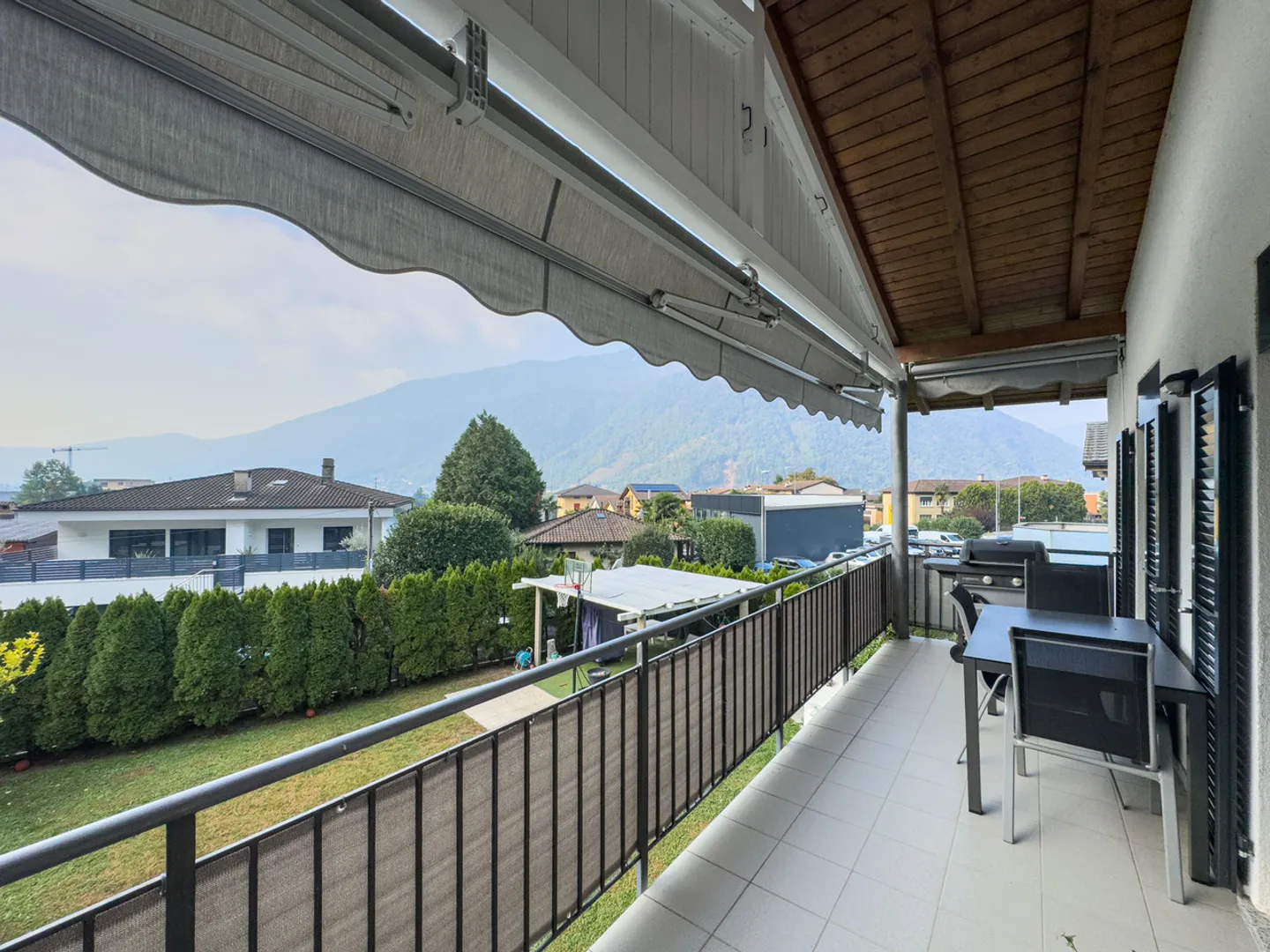 Casa bifamiliare con giardino a Melano - Foto 11 di 13