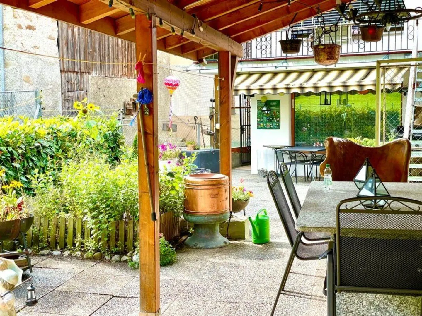 Casa unifamiliare con appartamento separato e grande giardino - Foto 24 di 30