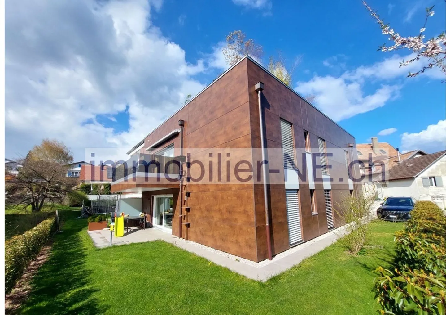 Appartamento moderno con giardino - Foto 1 di 12