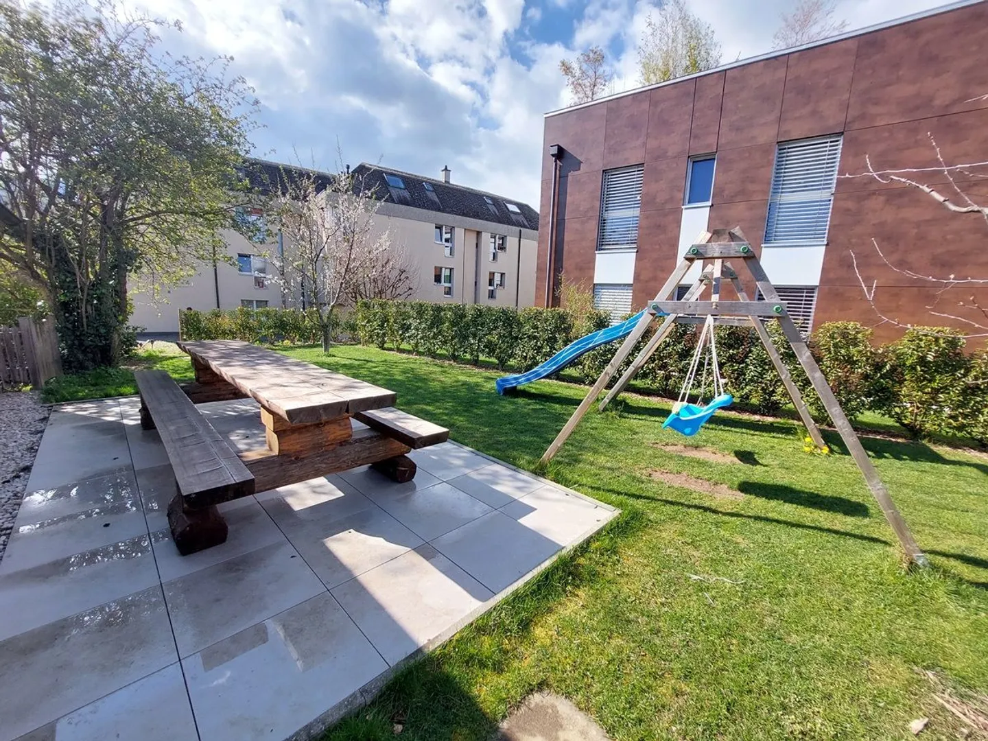 Appartamento moderno con giardino - Foto 4 di 12