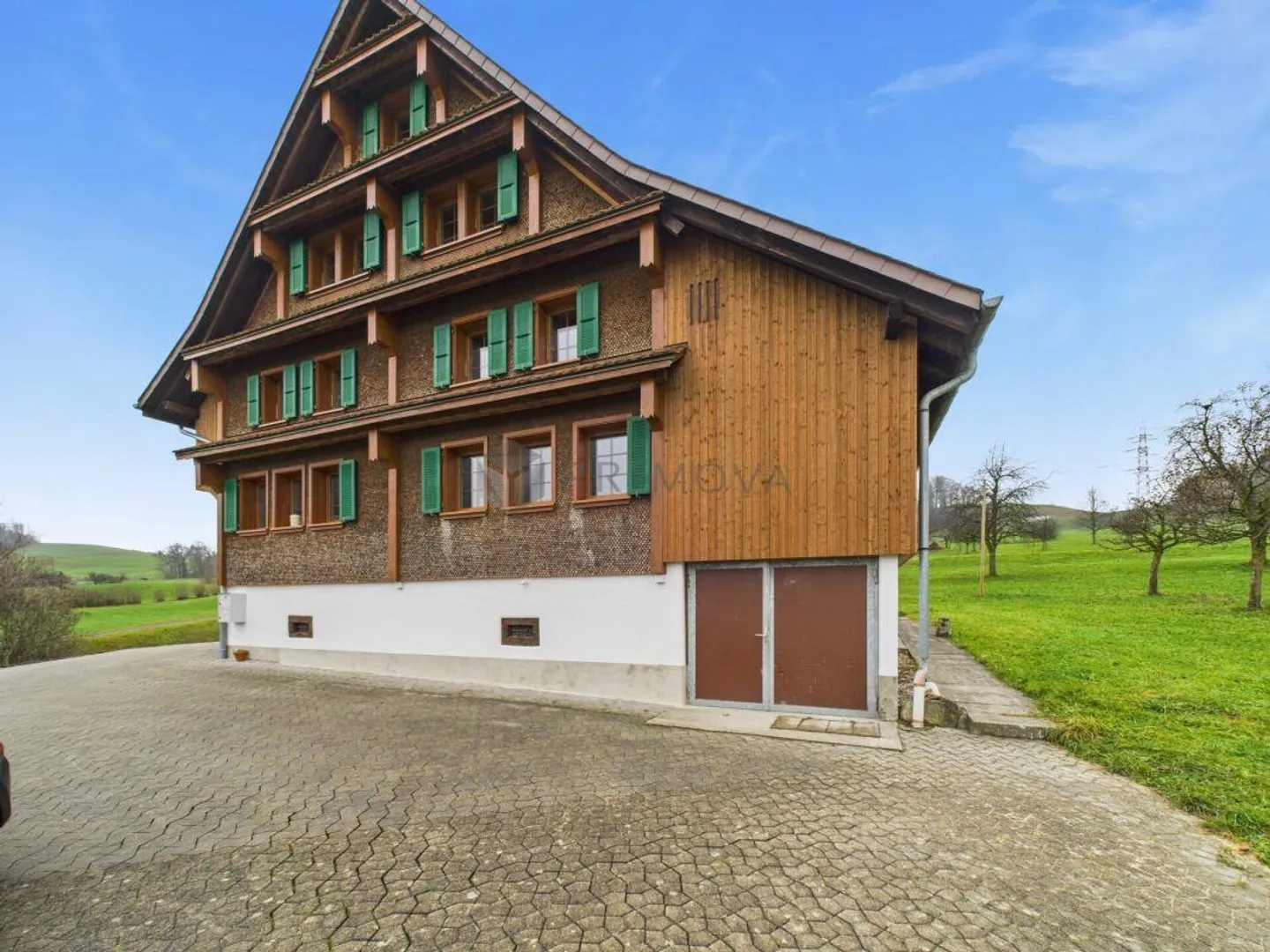 Wohnen im Einklang von Tradition und Moderne: Wie aus dem Ei gepellt - Ihr exklusiver Hausteil im steuergünstigen Feusisberg - Foto 14 von 15