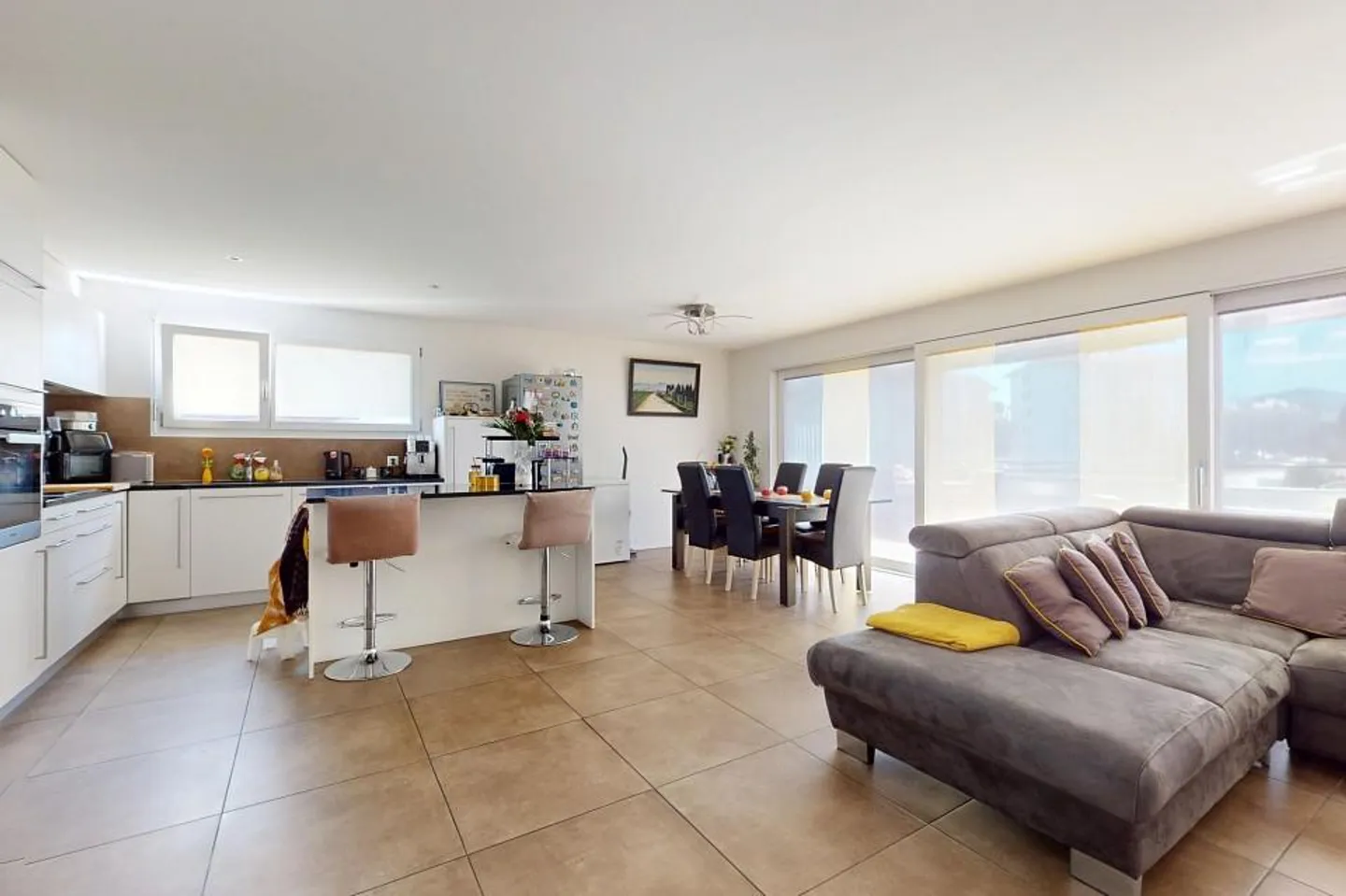 The light, the space, and a balcony you won't want to leave... - Photo 4 of 5