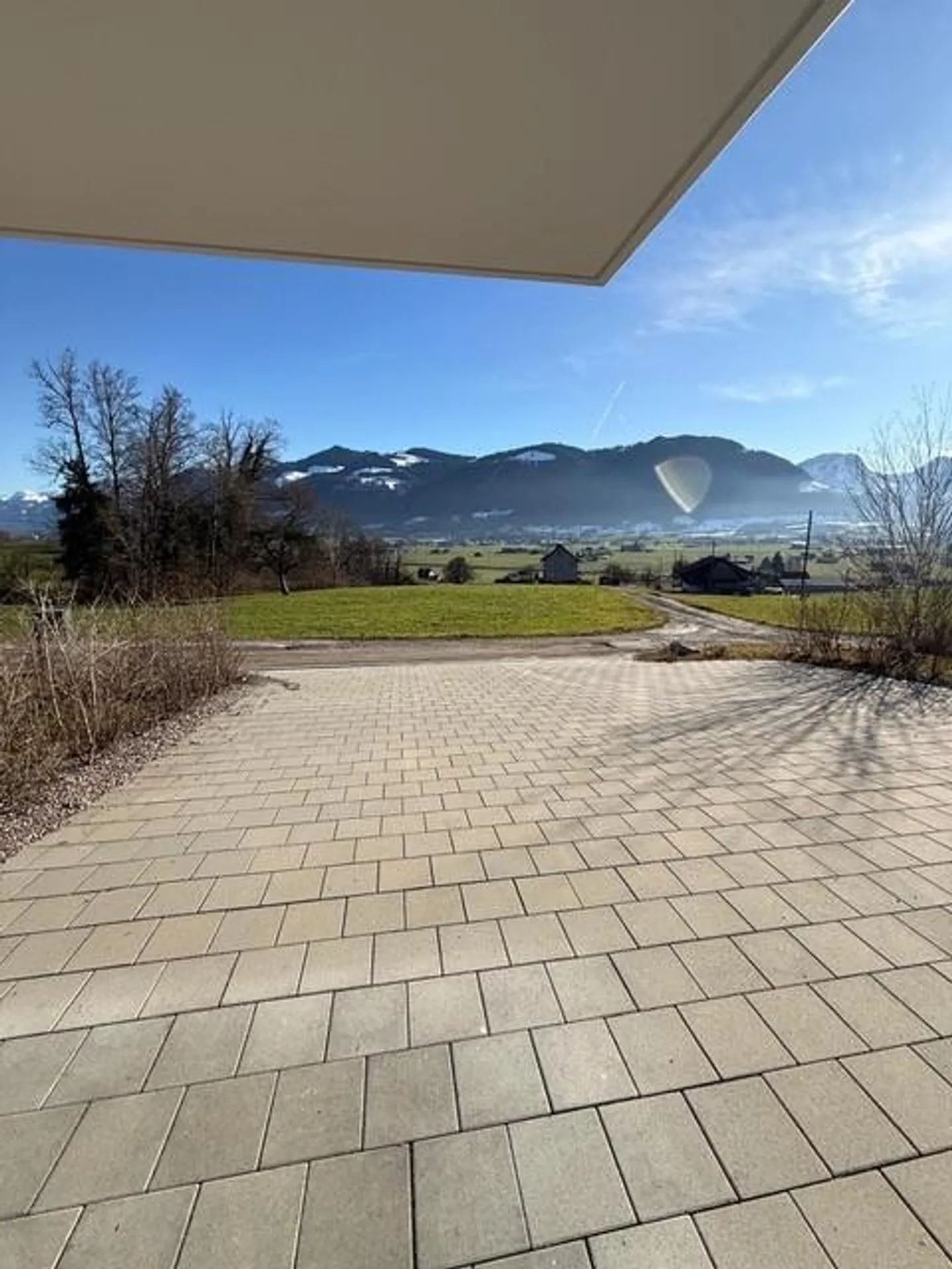 Maison individuelle moderne avec beaucoup d'intimité - Photo 3 sur 23