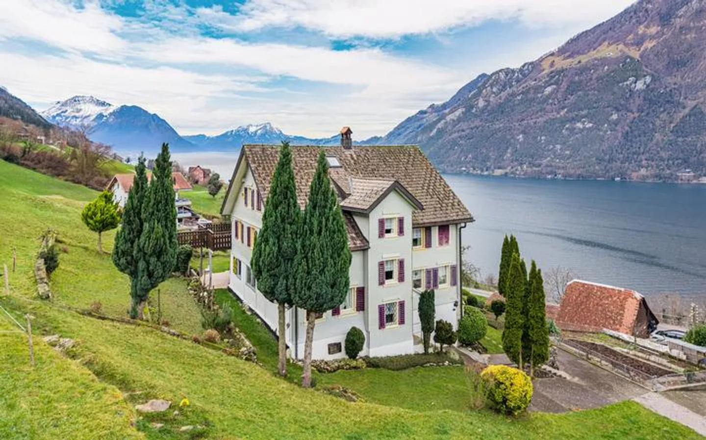 URSWISS RESIDENTIAL GEM ON THE SUNNY SLOPE - Photo 1 of 8