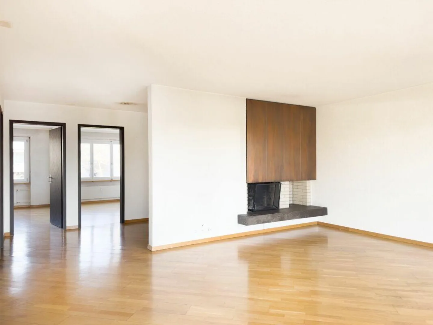 Condominio soleggiato di 3,5 stanze con balcone, due cantine e posto auto più stanza creativa/studio 19m2 - Foto 6 di 23