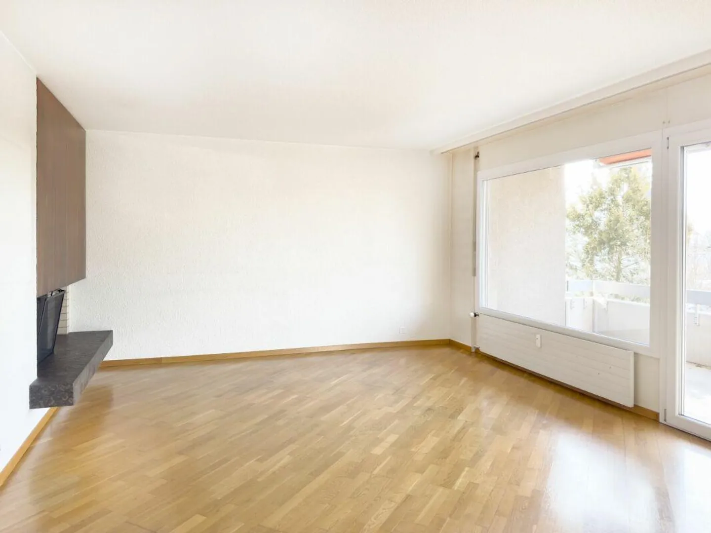 Condominio soleggiato di 3,5 stanze con balcone, due cantine e posto auto più stanza creativa/studio 19m2 - Foto 8 di 23